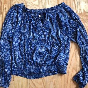 Off the shoulder Hollister shirt